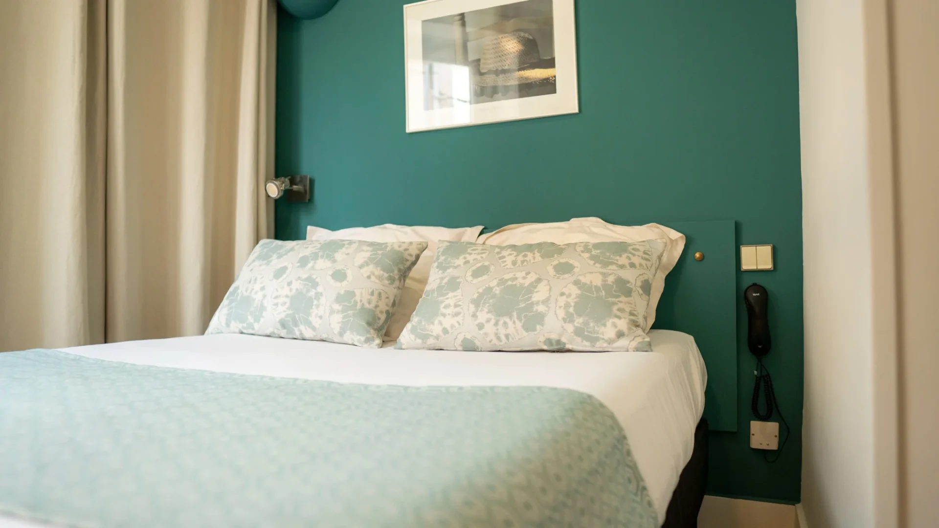 adonis hotel nimes plazza centre